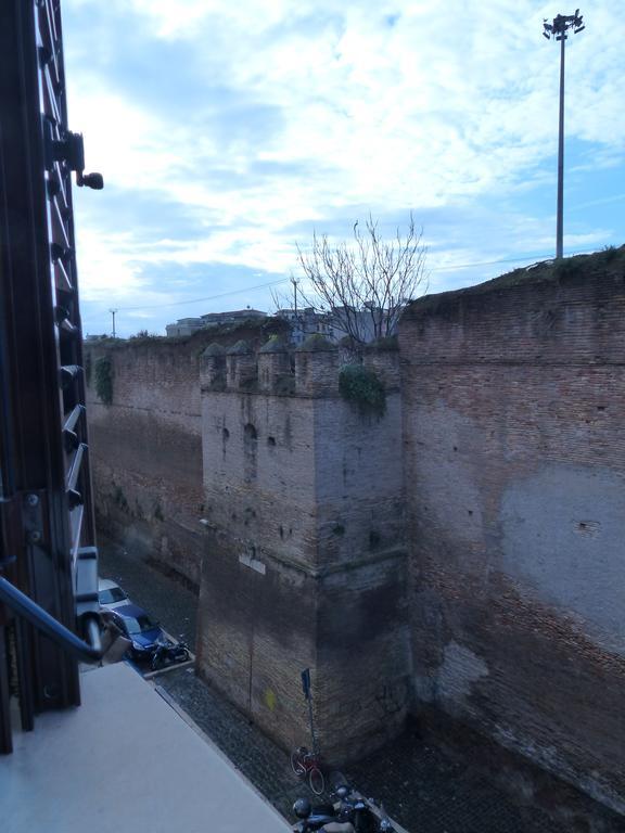 Between Termini & Colosseo ローマ エクステリア 写真