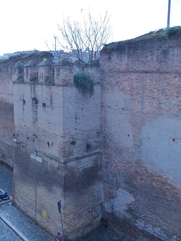 Between Termini & Colosseo ローマ エクステリア 写真